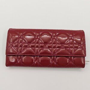 Lady Dior Wallet On Chain patent leather red in very good condition  
